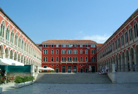 Republic Square - Prokurativa